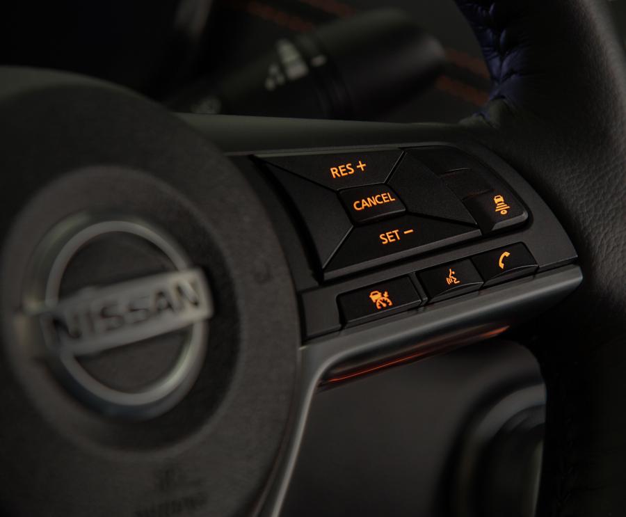 Детали интерьера Nissan Sentra SR 2020 года  (NA) (фото 38 из 51)